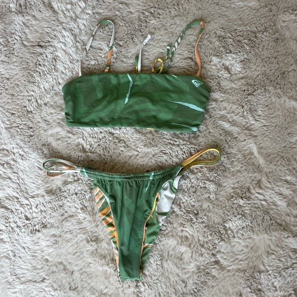 reversible Roxy bikini - Picture 3 of 4
